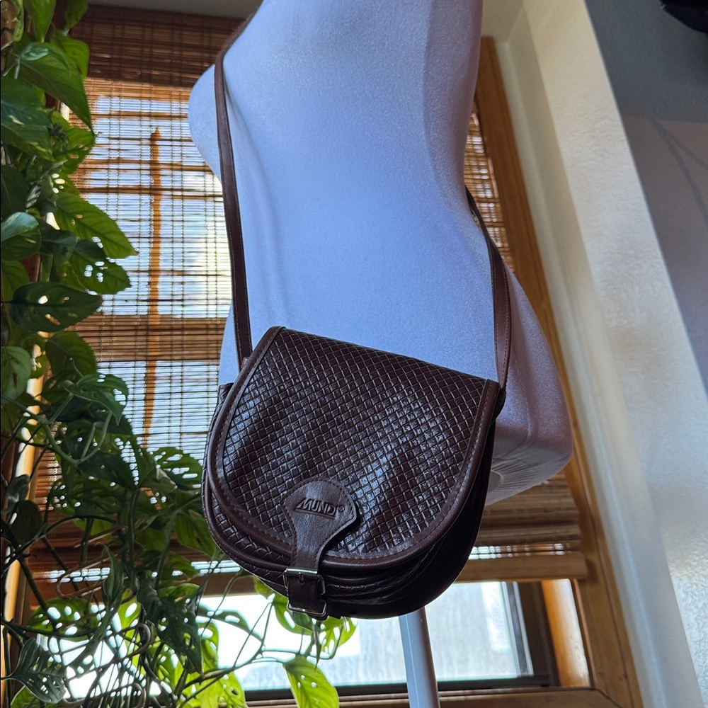 Mundi Crossbody Leather Textured Basket Weave Leather Saddle Purse Brown travel